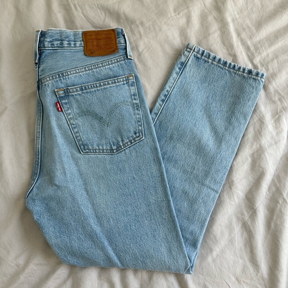 Levi’s 501 Cropped Jeans Women’s - Picture 1 of 7